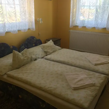 Seva Csaladi Panzio 2* Kozarmisleny